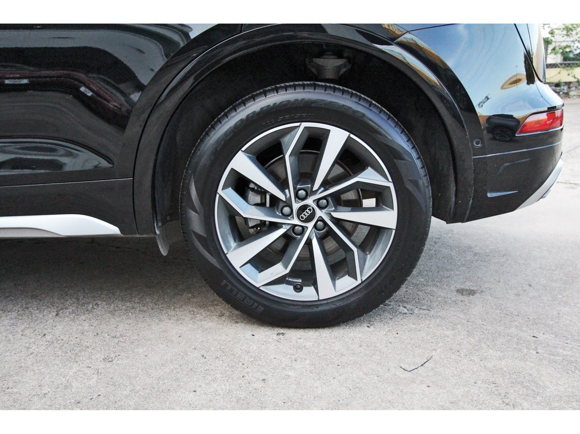 Used 2022 Audi Q5 2.0T Prestige w/ Prestige Package AWD/4WD image 35