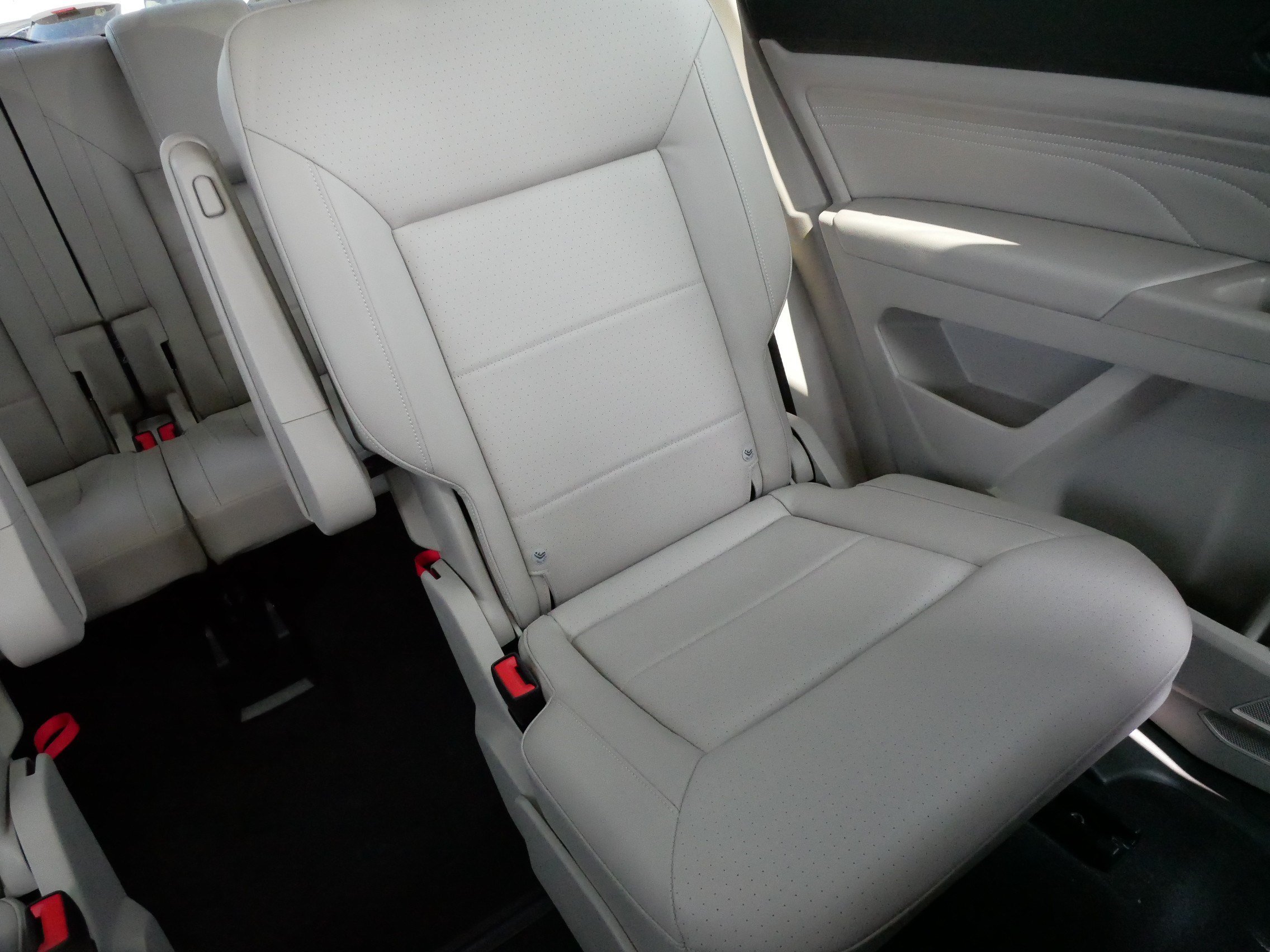 Certified 2023 Volkswagen Atlas SE w/ Panoramic Sunroof Package AWD/4WD image 14