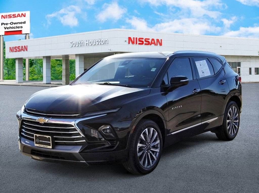 Used 2023 Chevrolet Blazer Premier w/ Driver Confidence II Package image 2