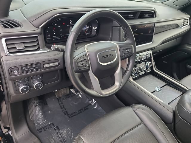 Used 2024 GMC Yukon XL Denali AWD/4WD image 19