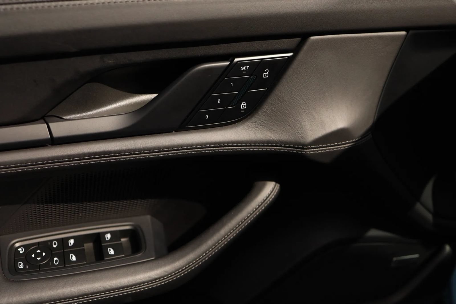 Used 2024 Porsche Taycan 4S AWD/4WD image 11