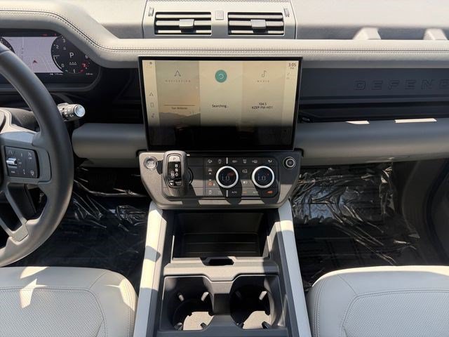 Used 2026 Land Rover Defender 110 X-Dynamic SE AWD/4WD image 15