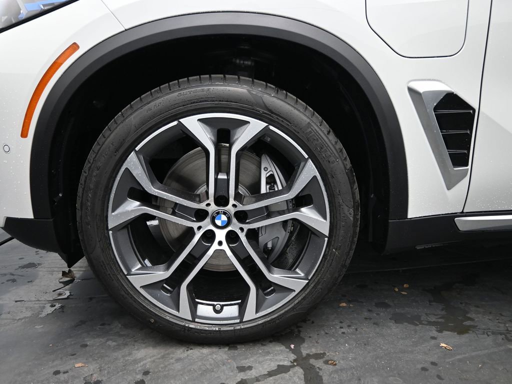 New 2026 BMW X5 xDrive50e AWD/4WD image 4