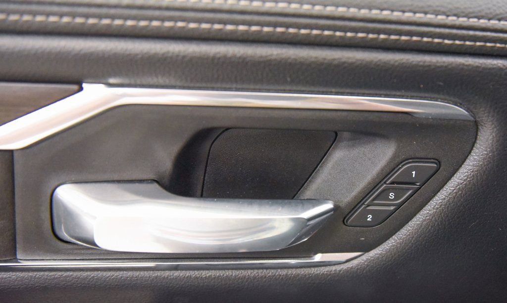 Used 2025 RAM 1500 Laramie image 18