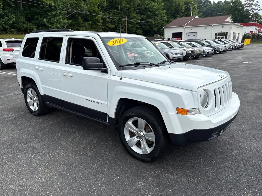 Used 2017 Jeep Patriot Latitude AWD/4WD image 7