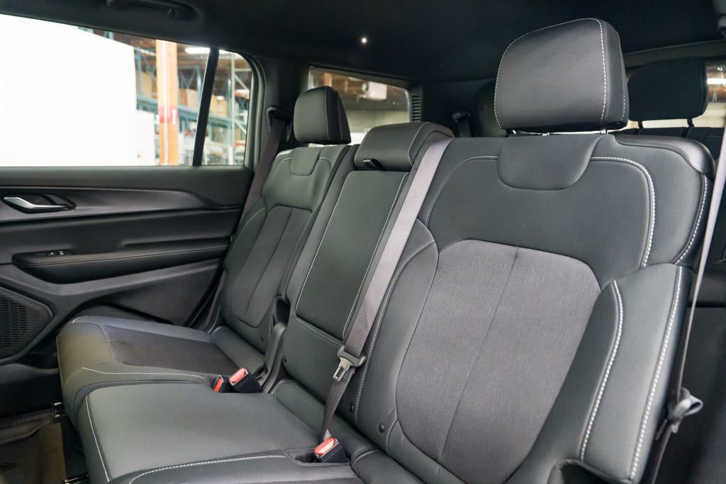 New 2026 Jeep Grand Cherokee L 4WD image 27