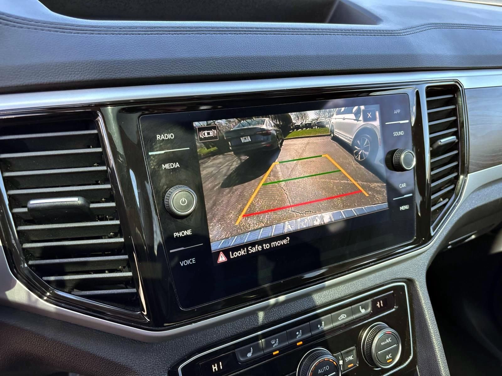 Used 2023 Volkswagen Atlas SE w/ Panoramic Sunroof Package image 20