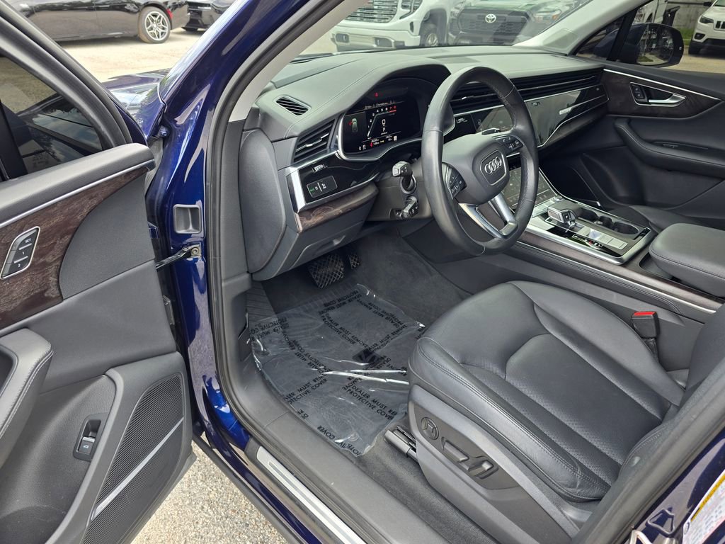 Used 2023 Audi Q7 3.0T Prestige AWD/4WD image 16