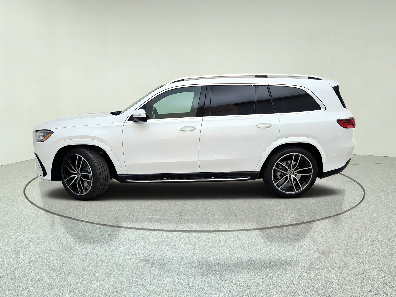 New 2026 Mercedes-Benz GLS 580 4MATIC image 14