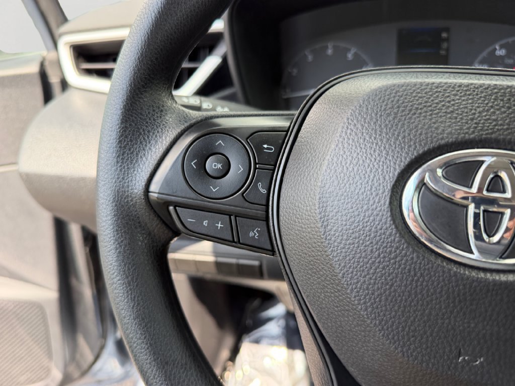 Used 2025 Toyota Corolla LE FWD image 20