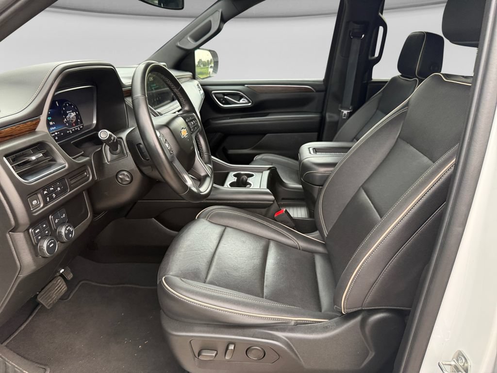 Used 2023 Chevrolet Suburban Premier AWD/4WD image 21