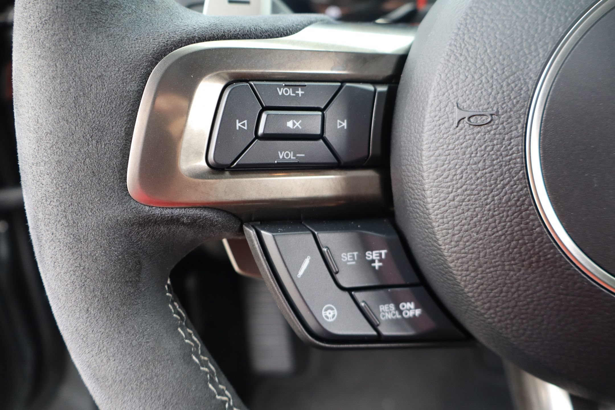 Used 2020 Ford Mustang Shelby GT500 w/ Technology Package RWD image 15