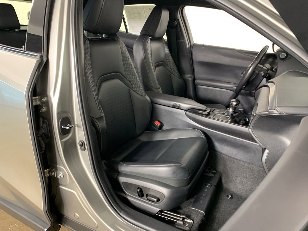 Used 2022 Lexus UX 200 w/ Accessory Package (Z1) image 38