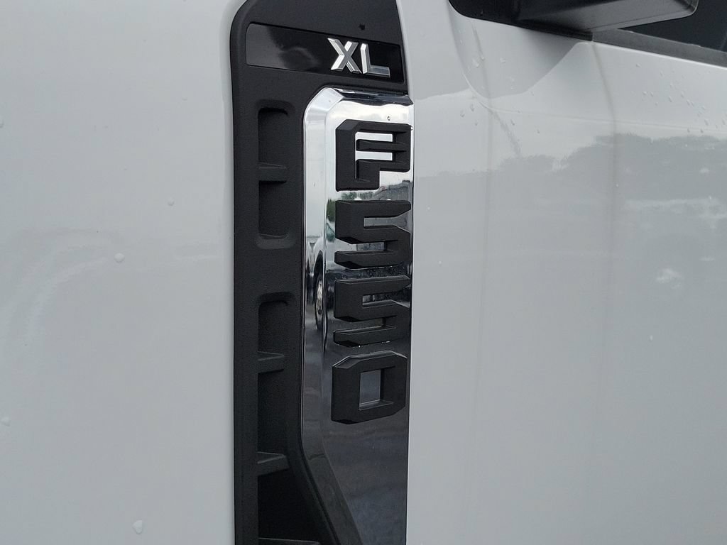 New 2026 Ford F550 4x4 Regular Cab Super Duty image 15