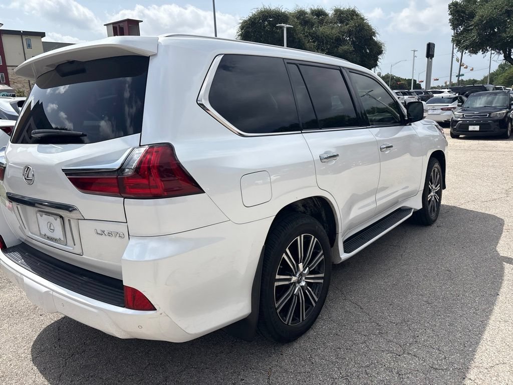 Used 2019 Lexus LX 570 4WD w/ Luxury Package image 5