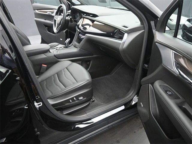 Used 2025 Cadillac XT6 Premium Luxury w/ Platinum Package image 19
