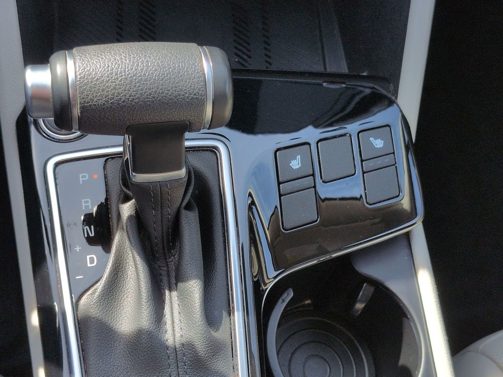 Used 2024 Kia Sportage EX image 25