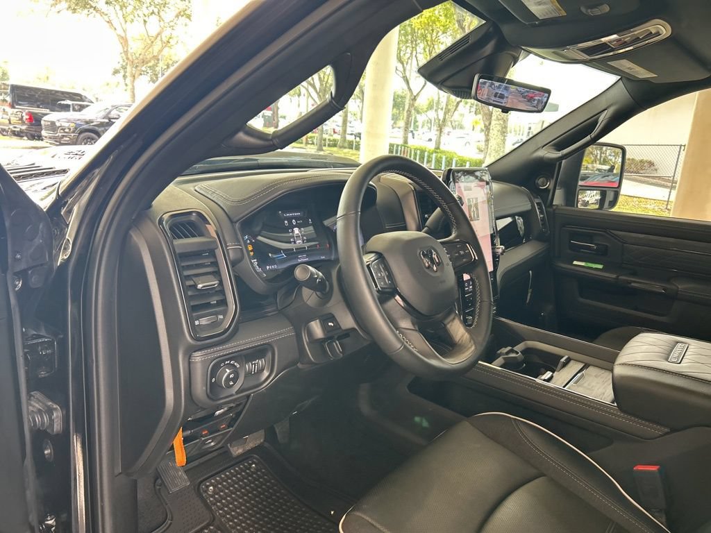 Used 2025 RAM 2500 Limited AWD/4WD image 7