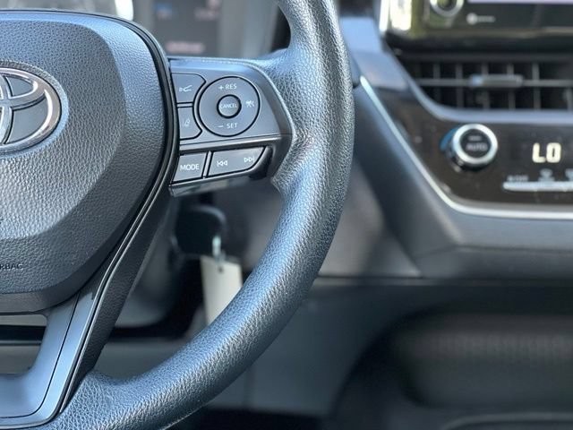 Used 2021 Toyota Corolla LE FWD image 30
