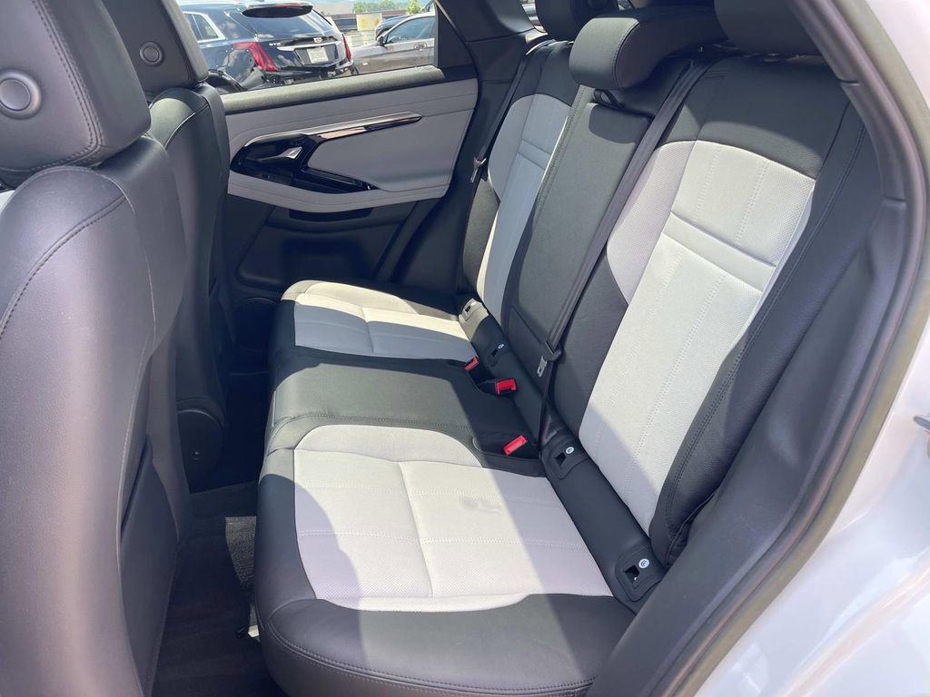 Used 2023 Land Rover Range Rover Evoque R-Dynamic SE image 17
