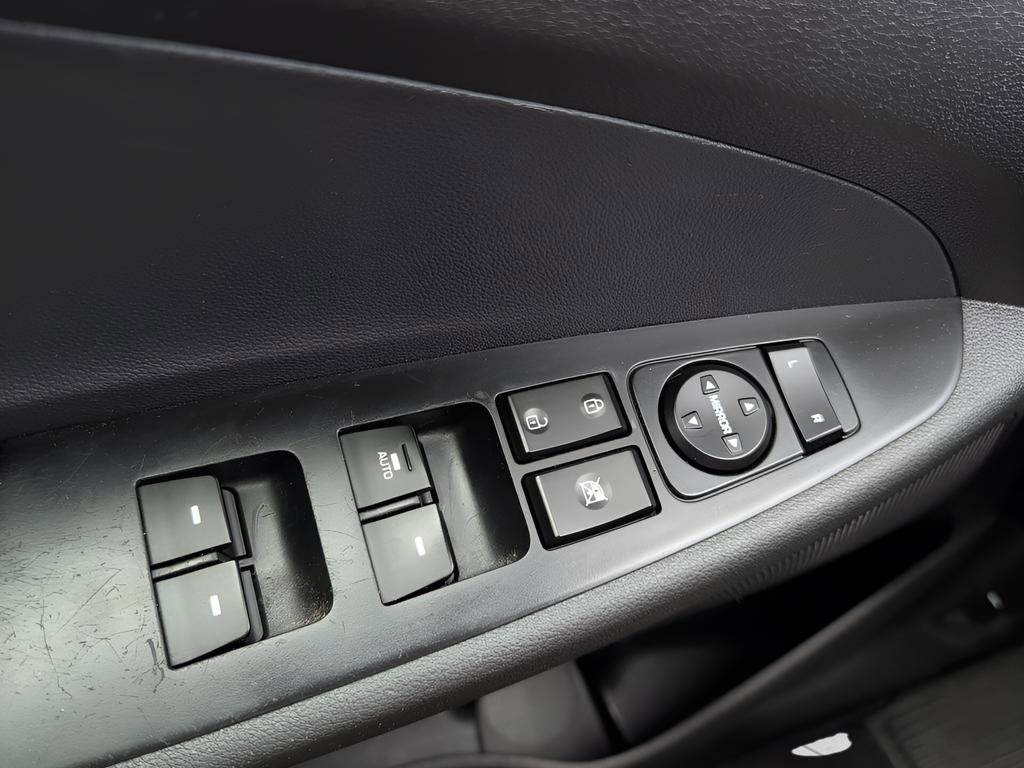 Used 2017 Hyundai Tucson Sport image 18