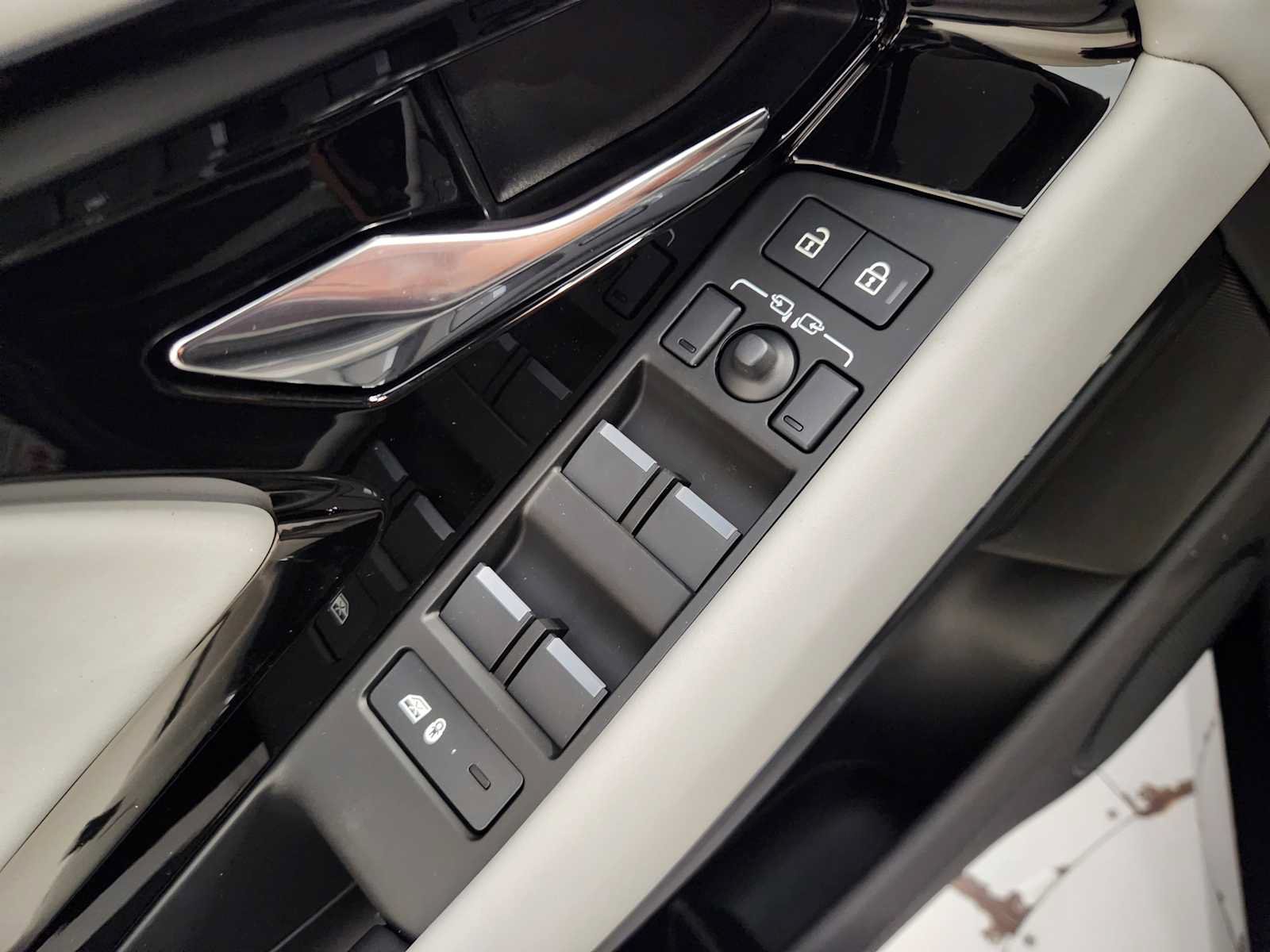 New 2026 Land Rover Range Rover Evoque S AWD/4WD image 22