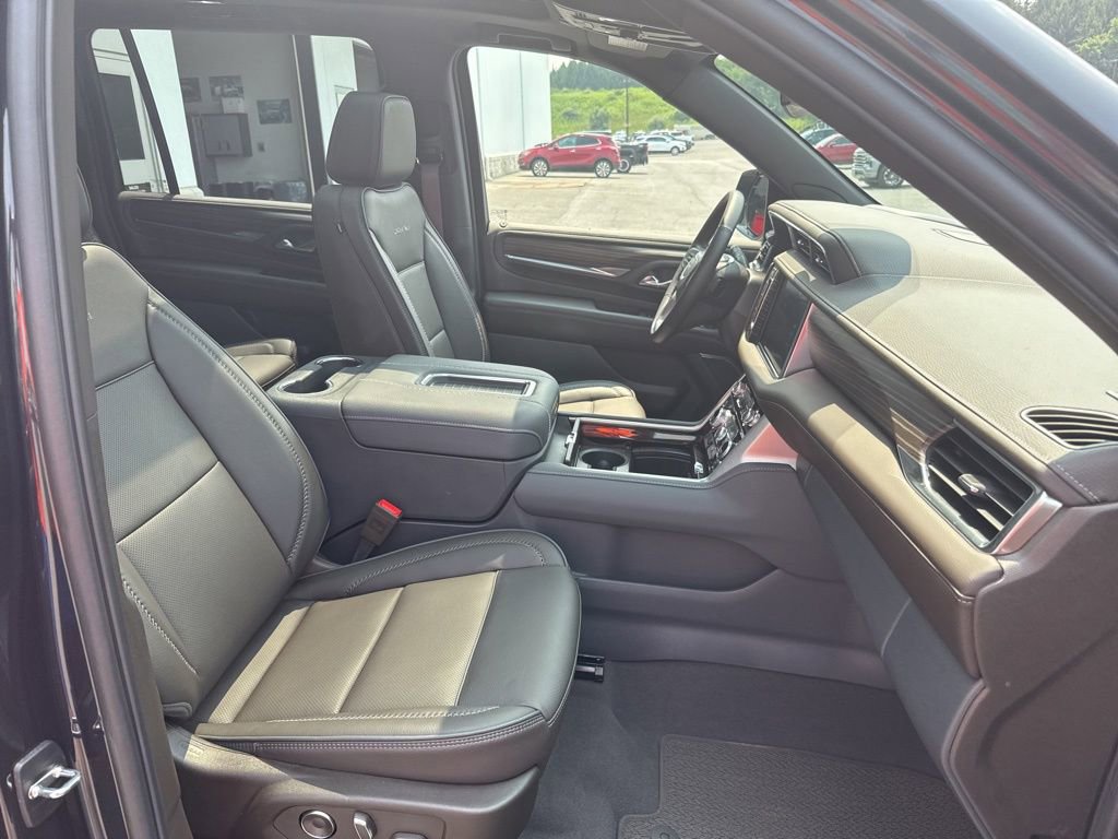 Used 2024 GMC Yukon XL Denali w/ Max Trailering Package image 13