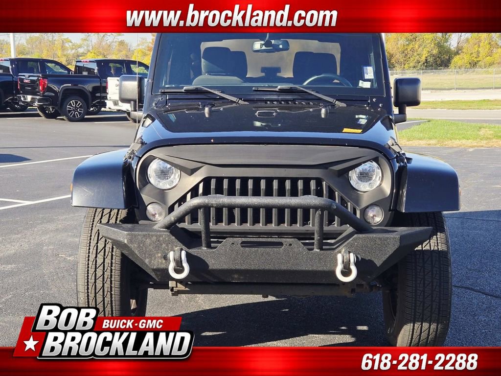 Used 2017 Jeep Wrangler Sahara w/ Connectivity Group image 9
