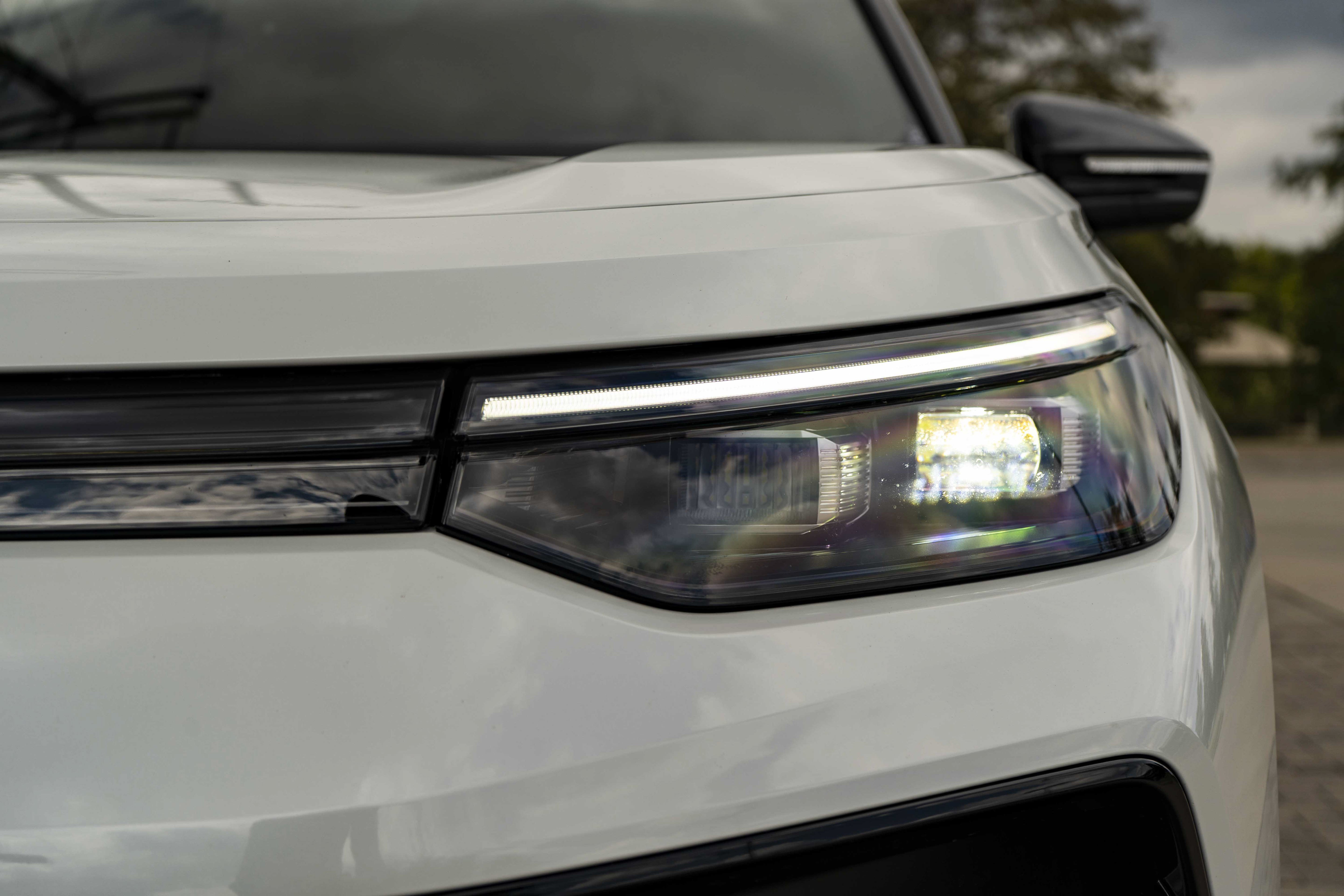 Certified 2026 Volkswagen Tiguan SE R-Line FWD image 10