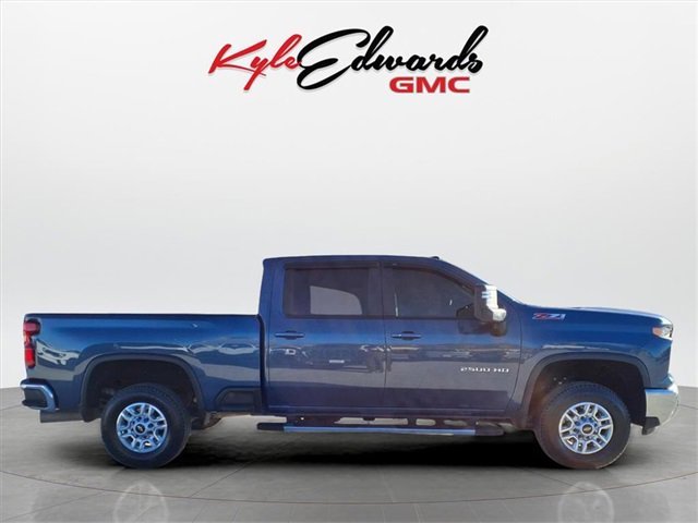 Used 2025 Chevrolet Silverado 2500 LT image 4