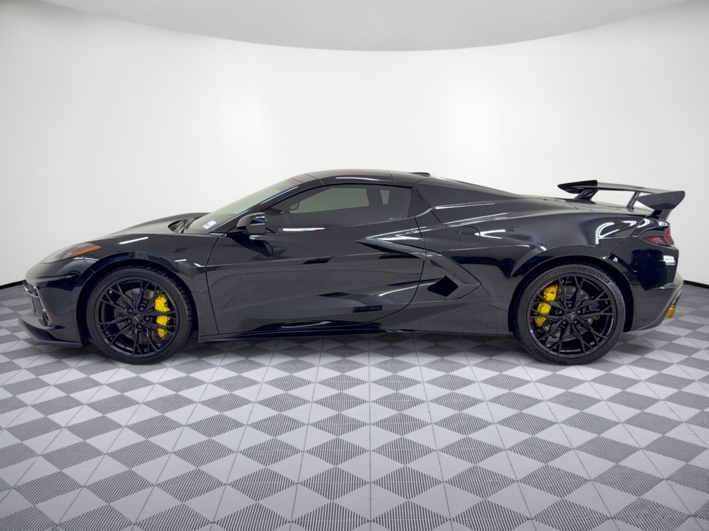 Used 2025 Chevrolet Corvette Stingray Preferred Conv w/ Z51 Performance Package RWD image 2