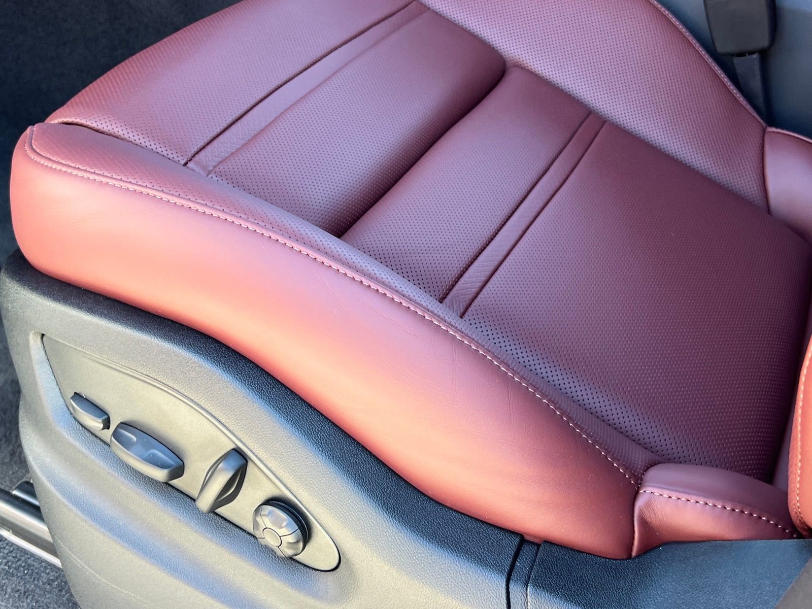 New 2026 Porsche Cayenne S image 32