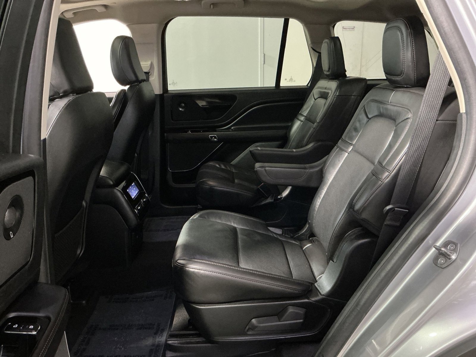 Used 2023 Lincoln Aviator Reserve image 32