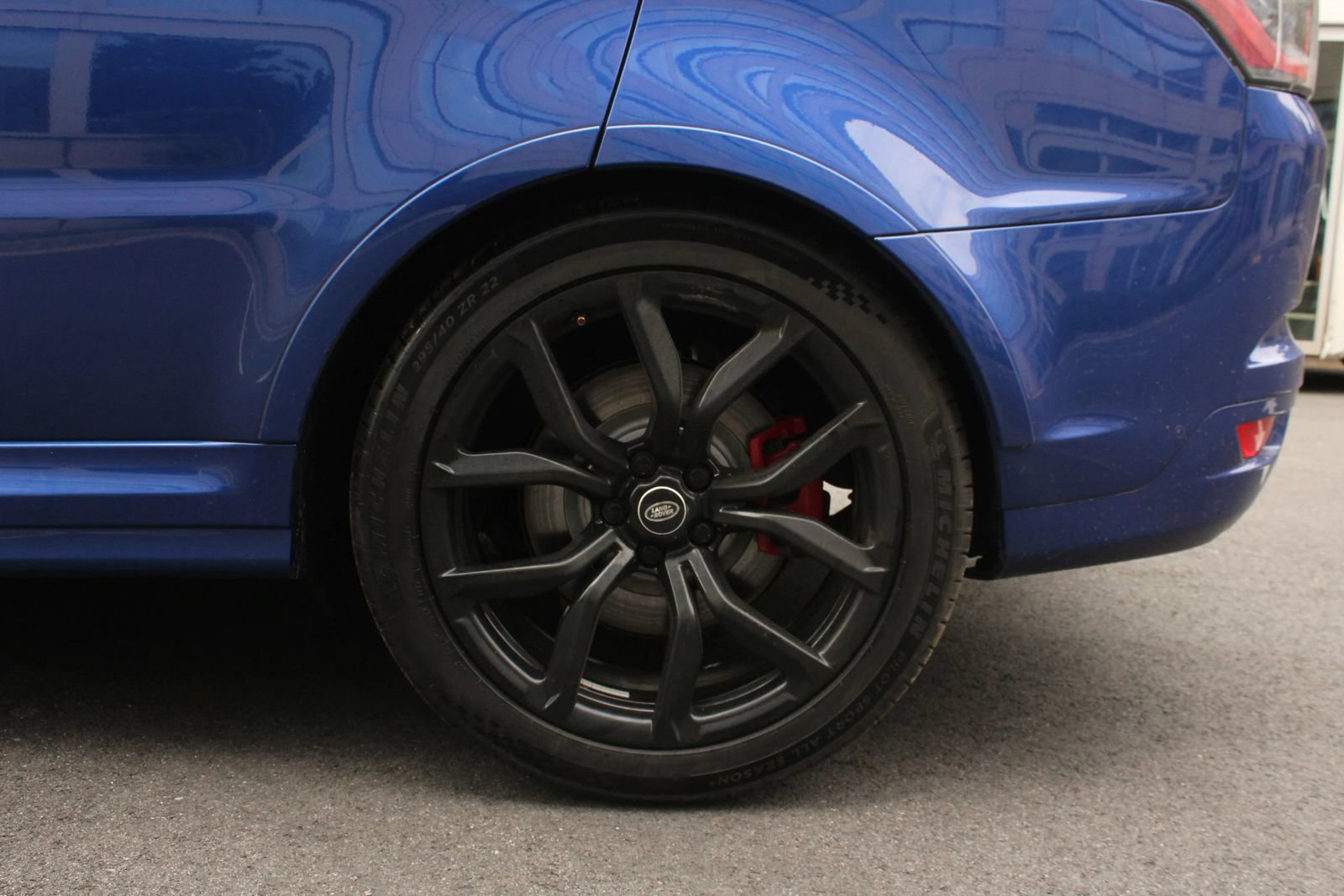 Used 2019 Land Rover Range Rover Sport SVR AWD/4WD image 10