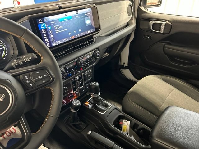 Used 2024 Jeep Wrangler Unlimited AWD/4WD image 24