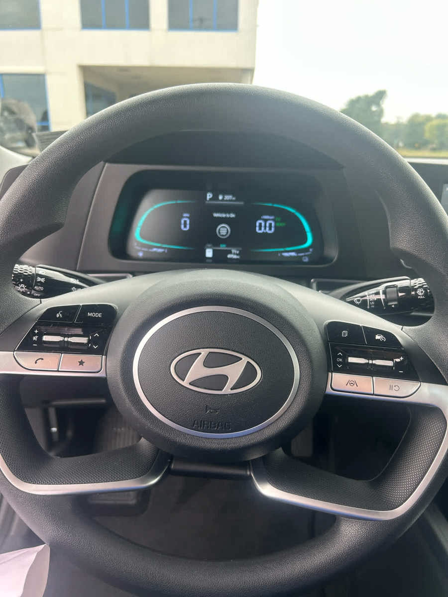 Used 2026 Hyundai Elantra Hybrid w/ Cargo Package FWD image 13