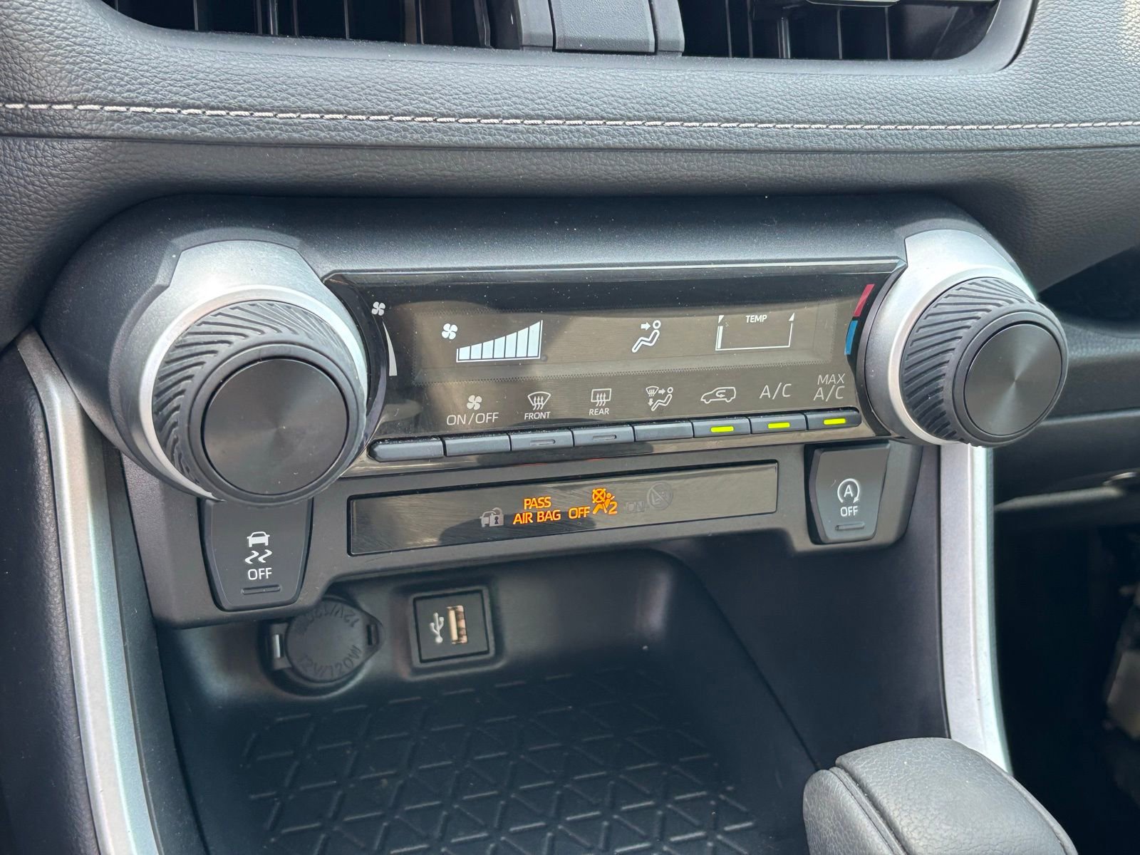 Used 2025 Toyota RAV4 LE FWD image 5