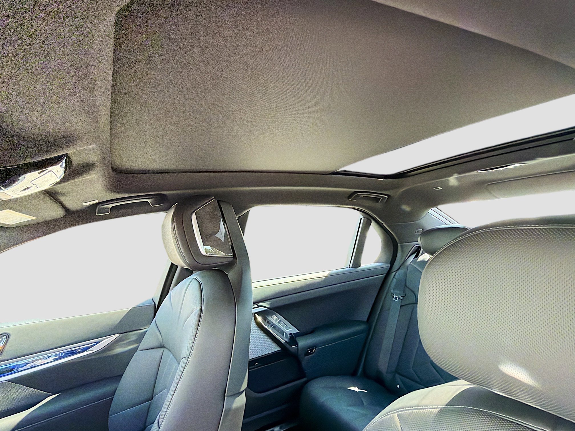 Used 2026 BMW i7 eDrive50 w/ M Sport Package RWD image 26