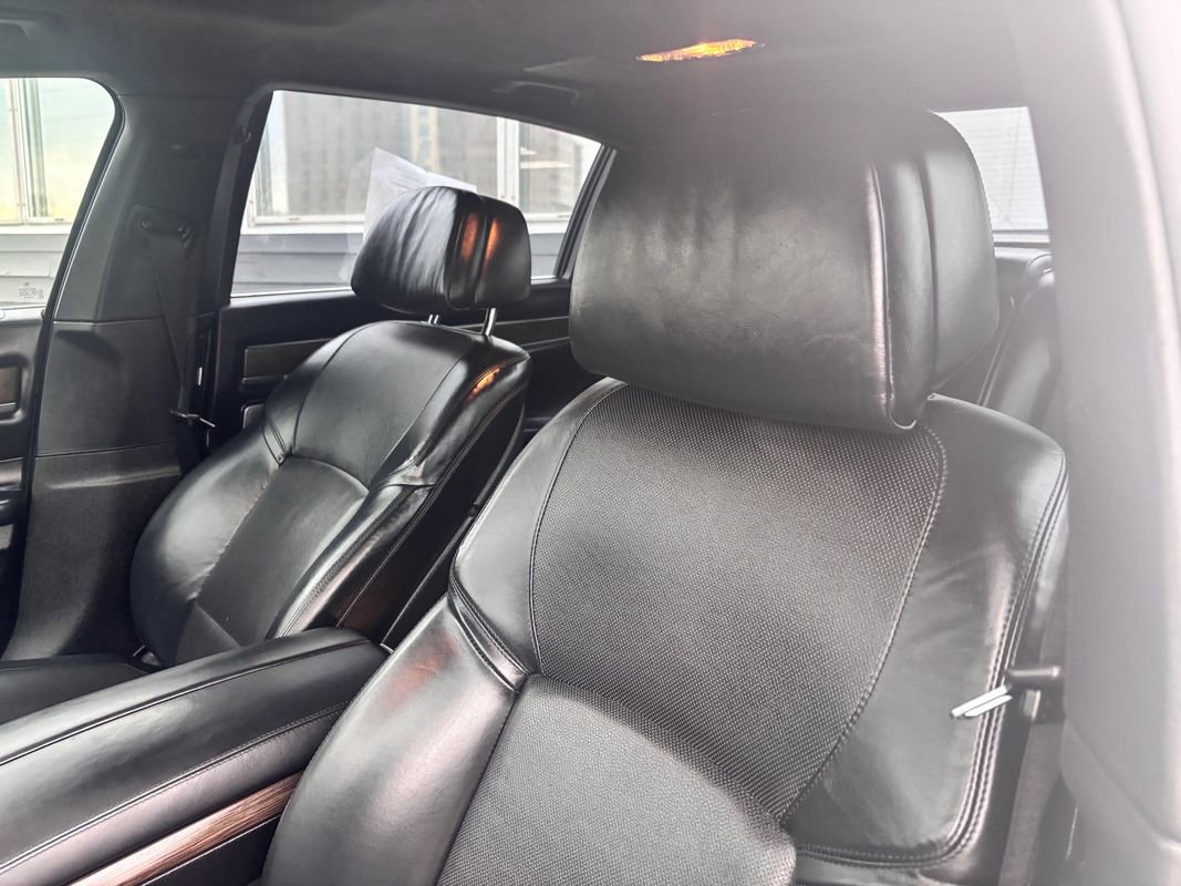 Used 2015 BMW 750Li xDrive image 13