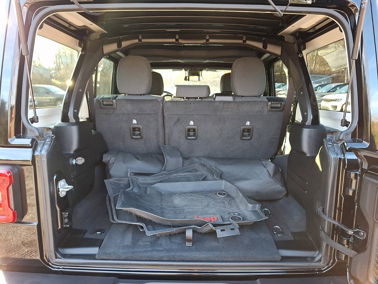 Used 2024 Jeep Wrangler Sahara w/ Safety Group image 30