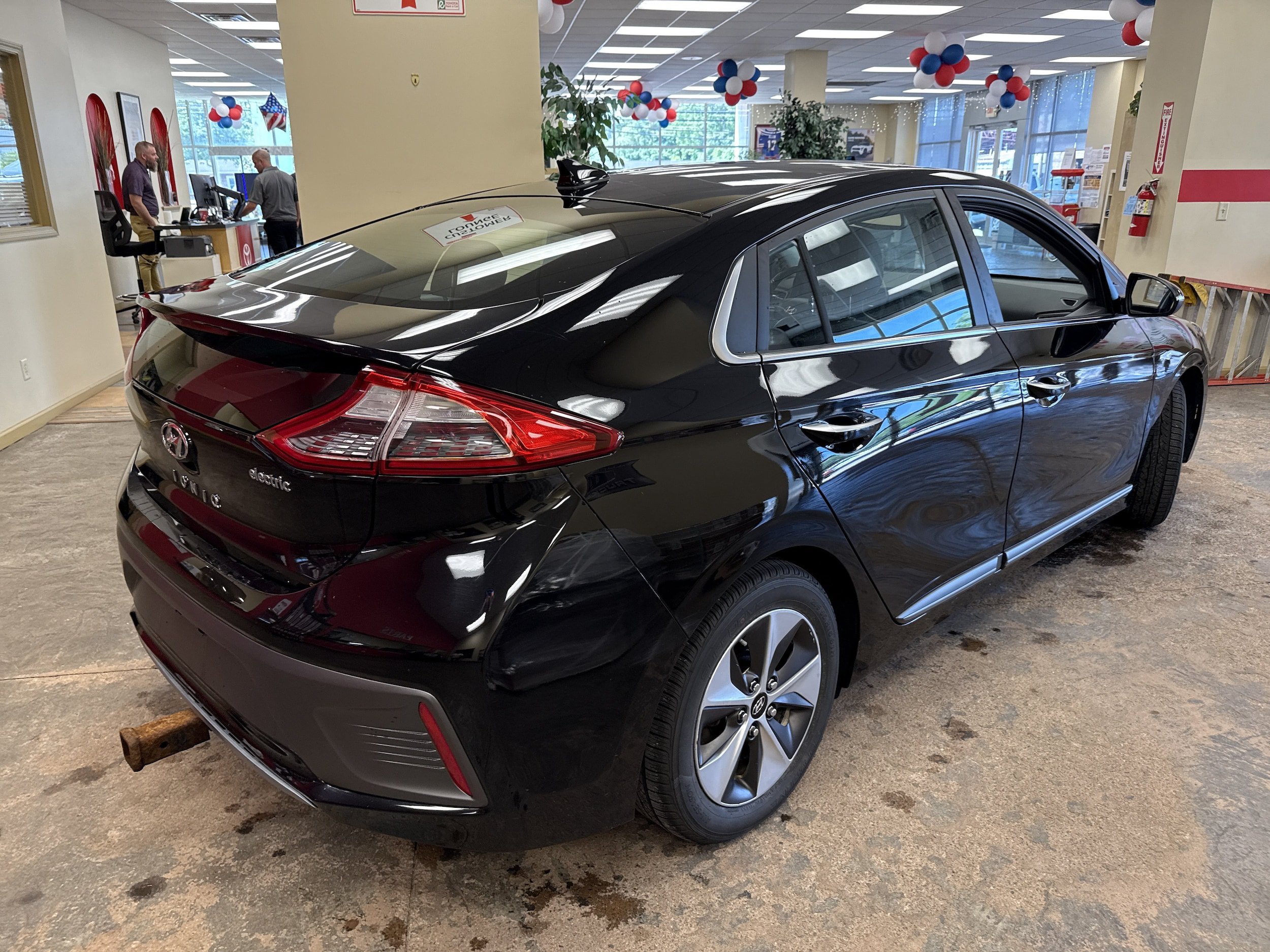 Used 2019 Hyundai Ioniq Limited FWD image 13