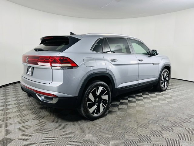 Used 2024 Volkswagen Atlas Cross Sport SE image 4