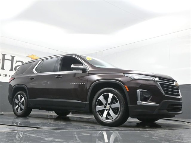 Used 2023 Chevrolet Traverse LT w/ LT Premium Package image 2