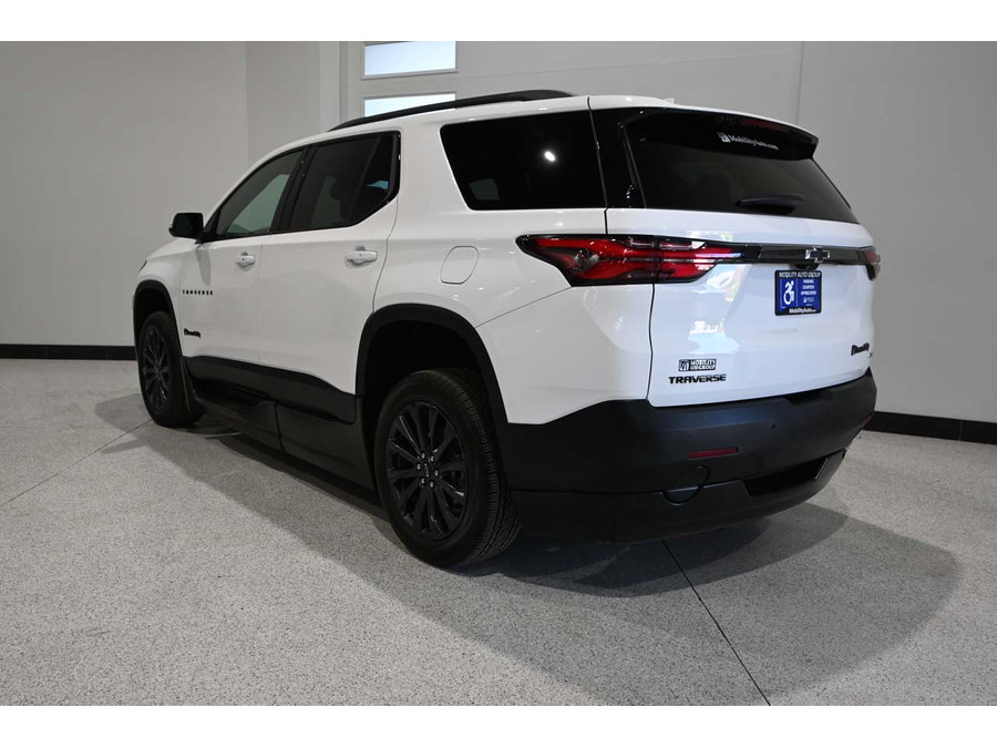 Used 2023 Chevrolet Traverse RS FWD image 8