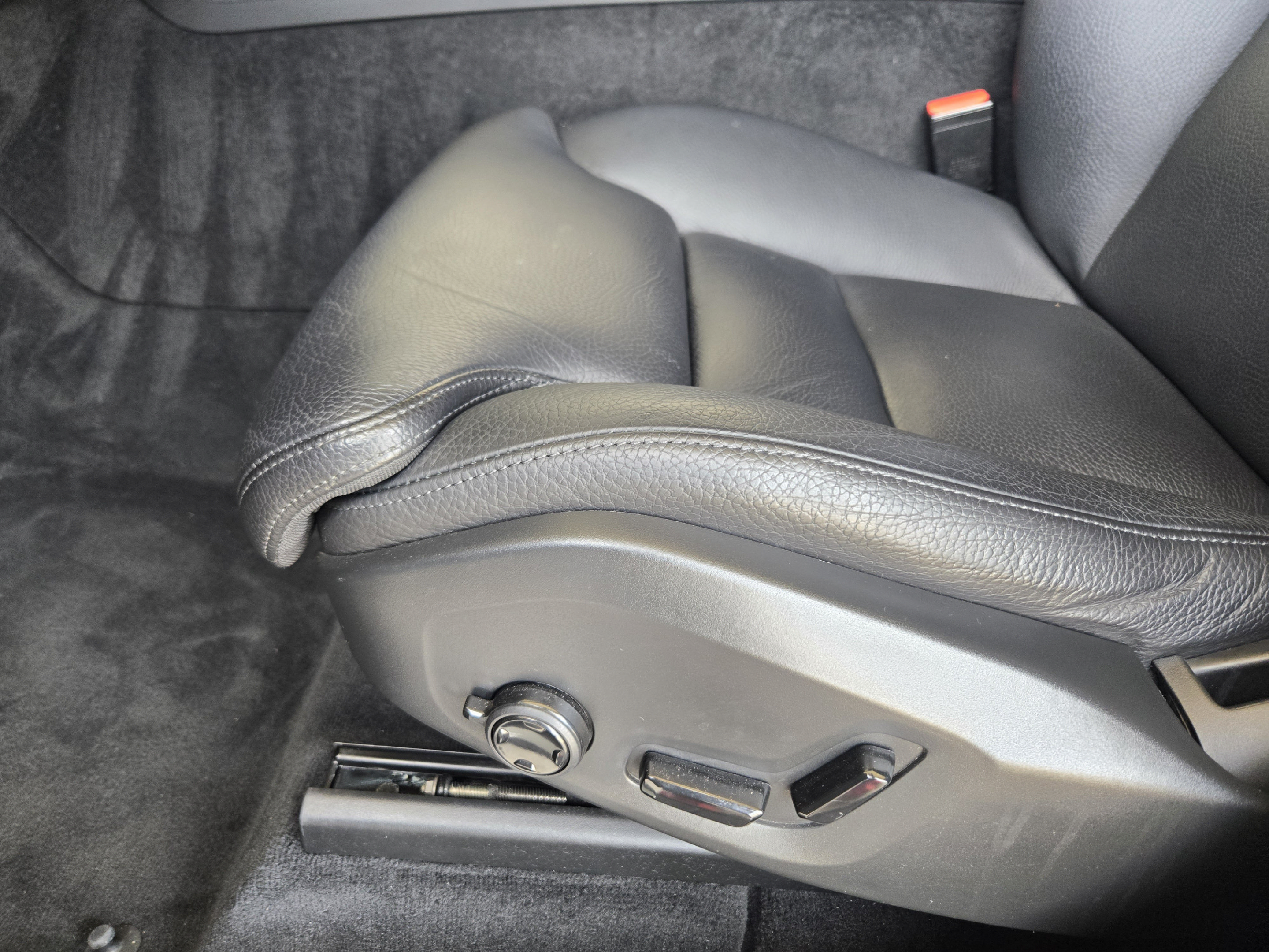 Used 2019 Volvo XC60 T6 Inscription w/ Protection Package Premier AWD/4WD image 22