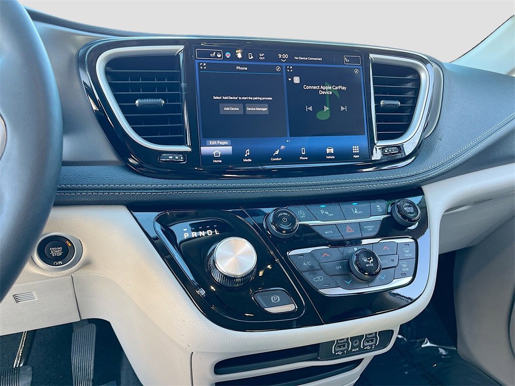 Certified 2024 Chrysler Pacifica Touring-L image 14