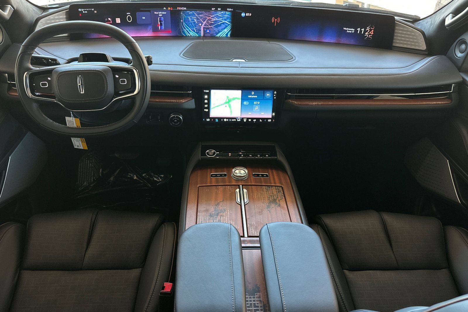 New 2026 Lincoln Navigator L Black Label AWD/4WD image 12