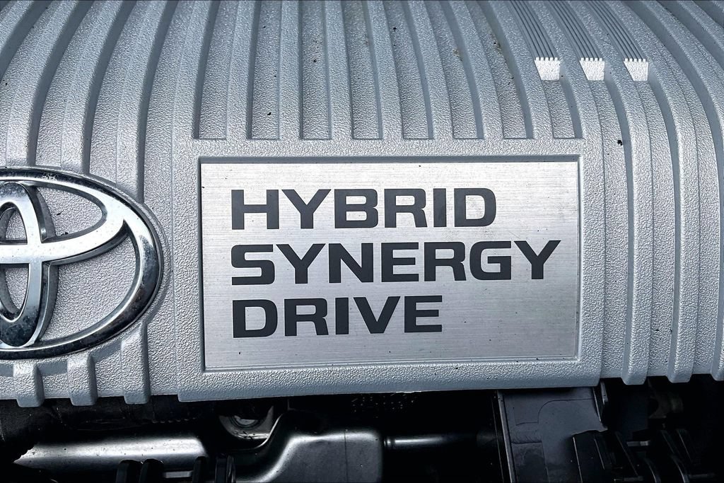 Used 2013 Toyota Prius Three w/ Solar Roof Pkg FWD image 32