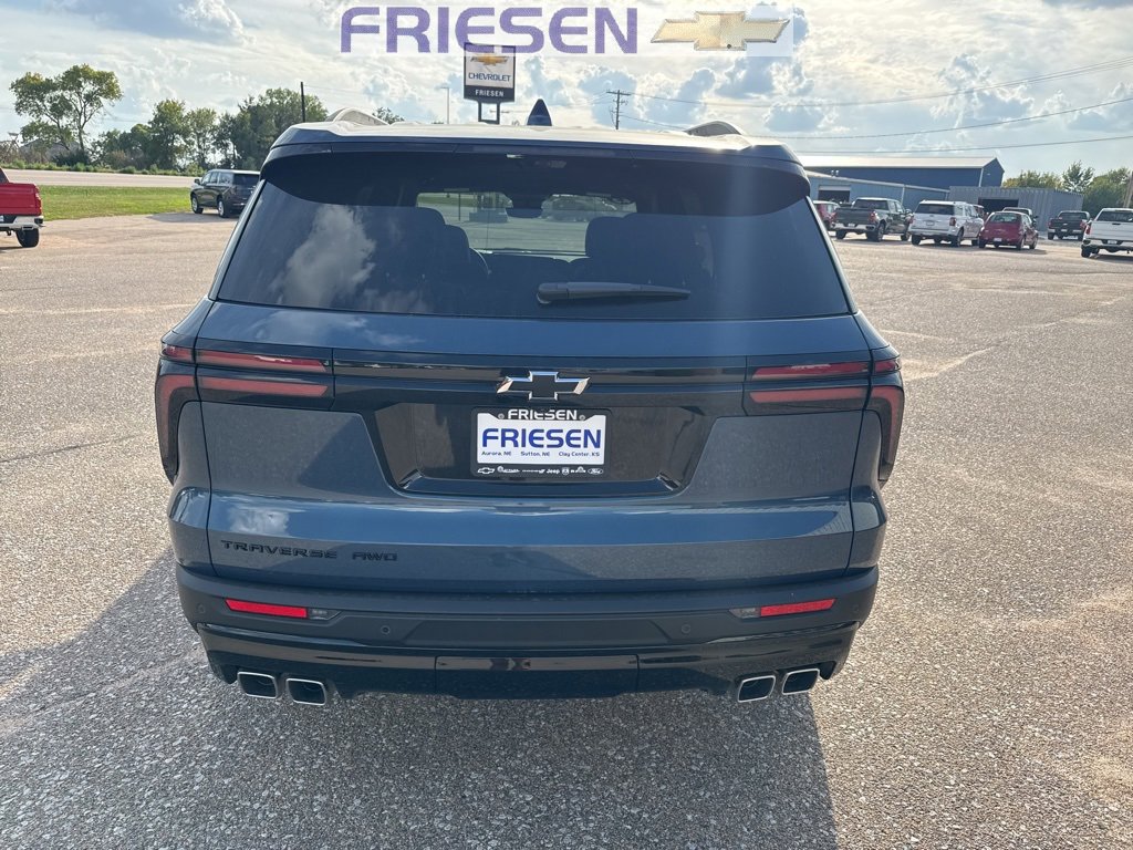 New 2026 Chevrolet Traverse LT w/ Midnight/Sport Edition image 3