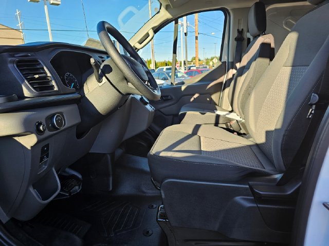 Used 2024 Ford E-Transit Low Roof RWD image 17
